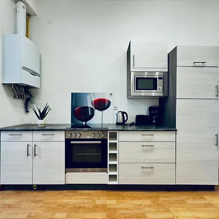 Lovely 2br For 5p Peaceful & Apartman *