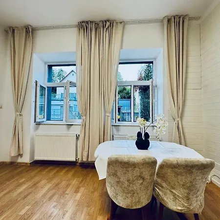 2-bedroom Steps From Area * Klosterneuburg