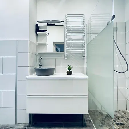 2-bedroom Steps From Area * Klosterneuburg