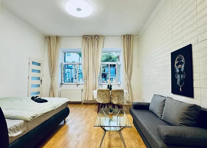 2-bedroom Steps From Area Lejlighed Klosterneuburg