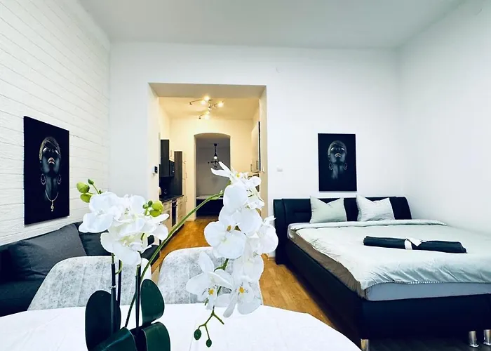 2-bedroom Steps From Area Klosterneuburg