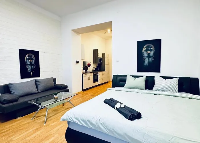 2-bedroom Steps From Area Klosterneuburg