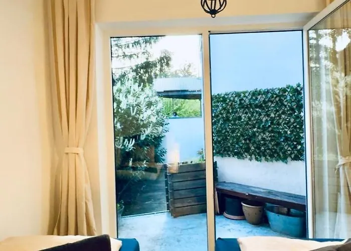 2-bedroom Steps From Area Apartman Klosterneuburg